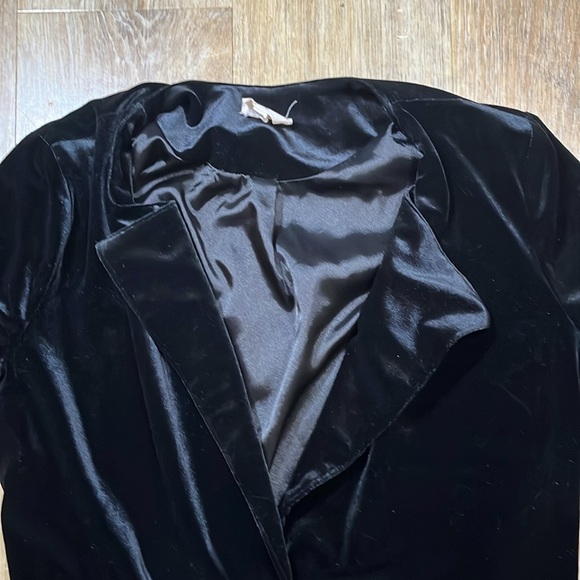 Everly Anthro Black Velvet Cropped Blazer Jacket Open Front Women's Small S EUC - Picture 2 of 10
